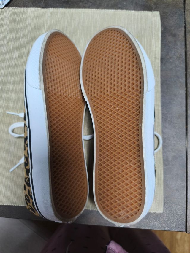 Zapatillas Vans Leopardo Talla 37 A ESTRENAR