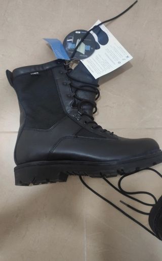 Botas militares originales del ejército español.