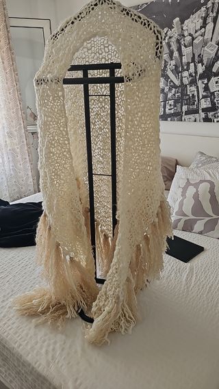 Chal de mohair y seda  beige y blanco