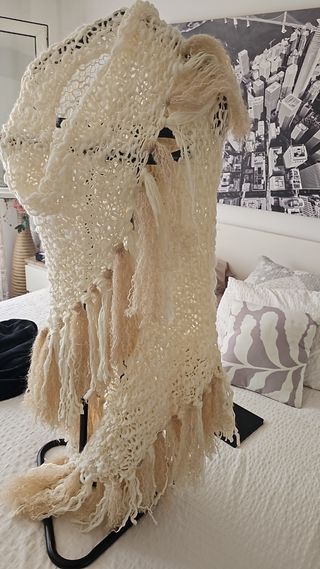 Chal de mohair y seda  beige y blanco