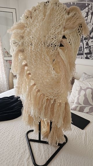 Chal de mohair y seda  beige y blanco