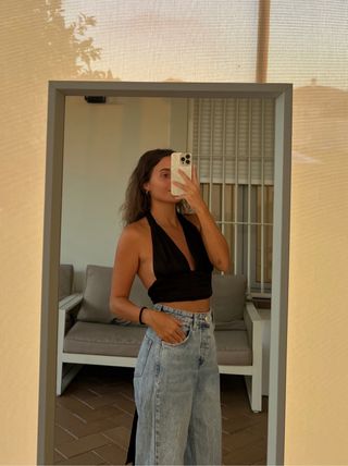 Top halter negro crop