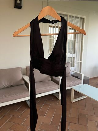Top halter negro crop