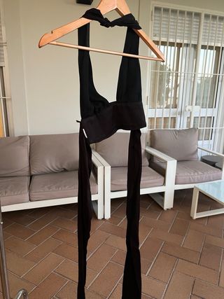 Top halter negro crop