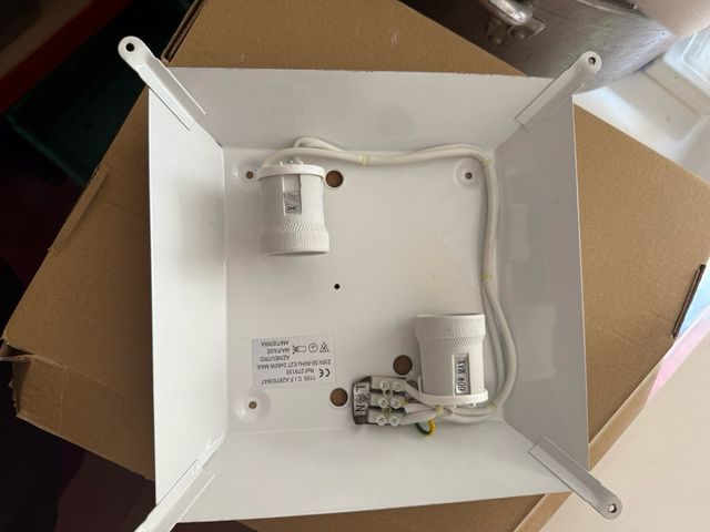 8 Plafones blancos y cuadrados 2 portalámparas E27