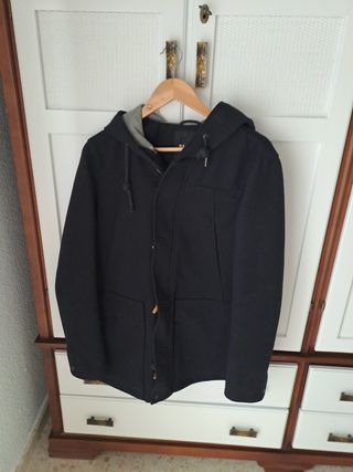 Trenca azul hombre con capucha