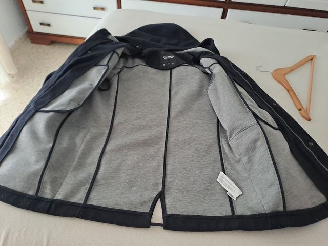 Trenca azul hombre con capucha