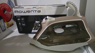 Plancha de vapor Rowenta Effective+ 2400W