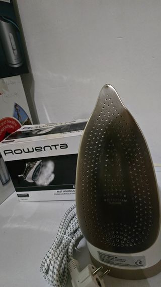 Plancha de vapor Rowenta Effective+ 2400W