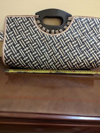 Bolso tejido negro y beige