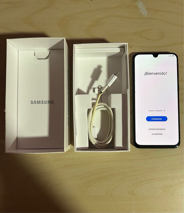 Samsung A40 Caja Móvil