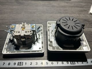 Regulador de luz con enchufe