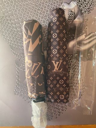 Paraguas Louis Vuitton Monogram Marrón Beige
