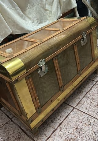 Armario infantil blanco y rosa