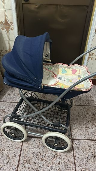 Armario infantil blanco y rosa