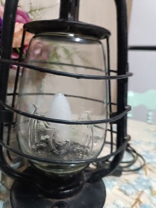 Antigua linterna de tempestad francesa