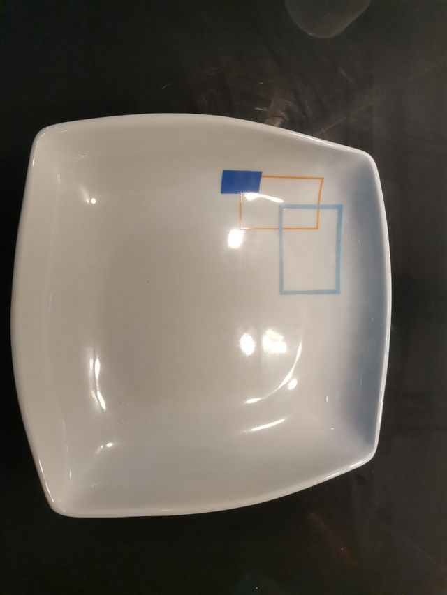 Platos hondos de porcelana