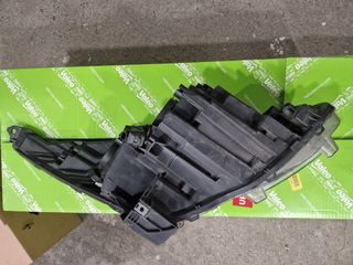 Faro Izquierdo Peugeot 5008/Año 2015