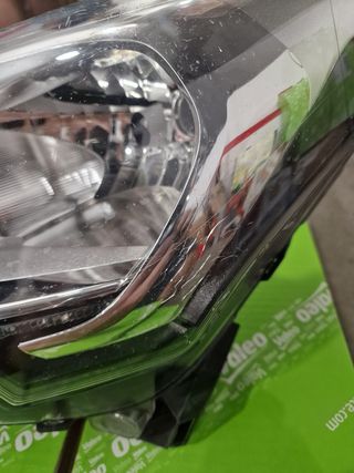 Faro Izquierdo Peugeot 5008/Año 2015