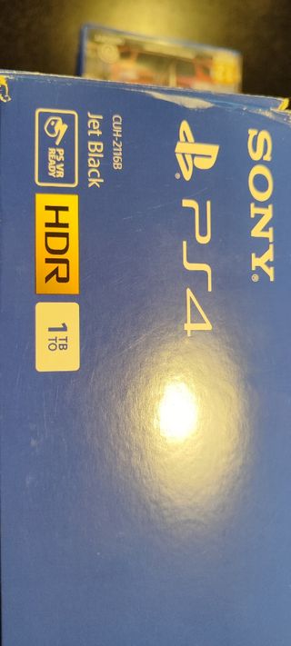 PS4 Slim 1TB + 10 juegos 