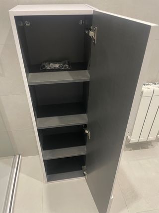Columna de baño blanca moderna