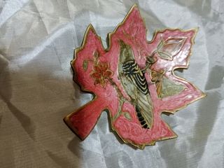 Lote de antigüedades: cenicero, marco, hoja