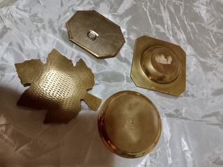 Lote de antigüedades: cenicero, marco, hoja