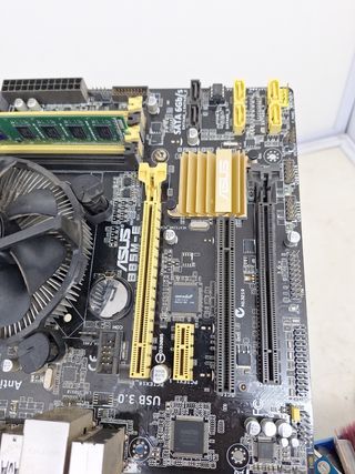 Placa Base ASUS B85M-E