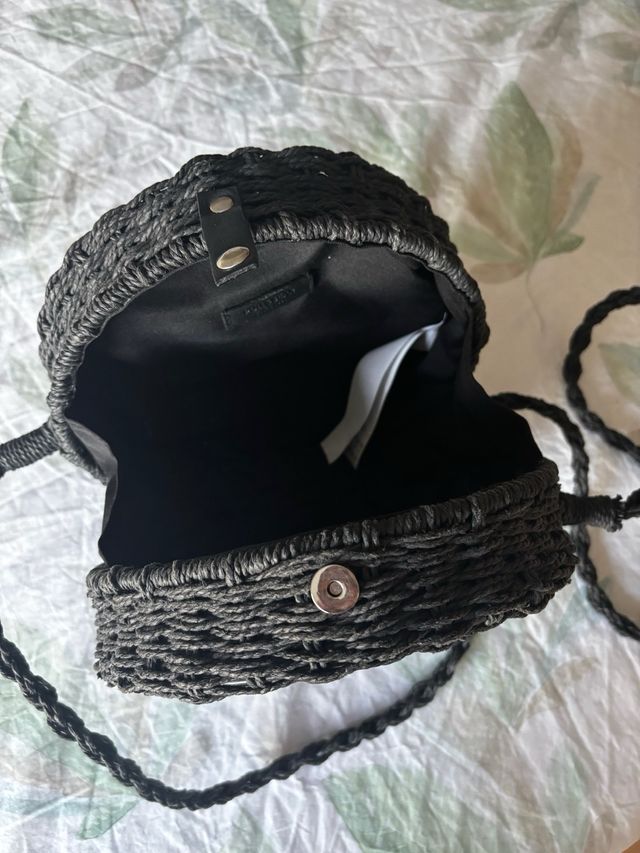Bolso redondo rafia negro