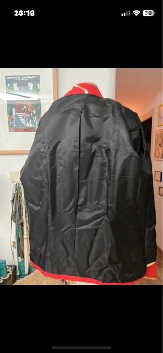 Chaqueta de fiesta dorada y roja
