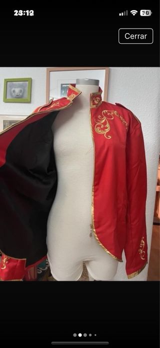 Chaqueta de fiesta dorada y roja
