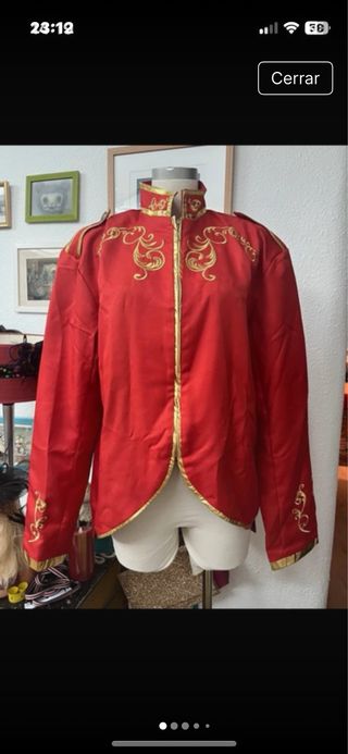 Chaqueta de fiesta dorada y roja