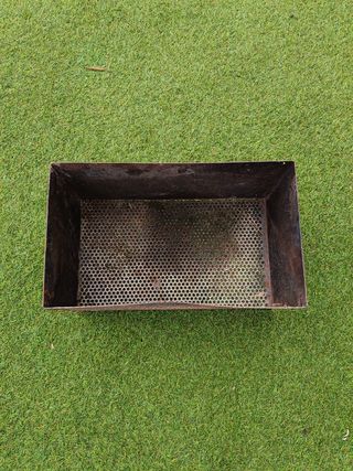 Quemador de pellets metálico para fuego bajo