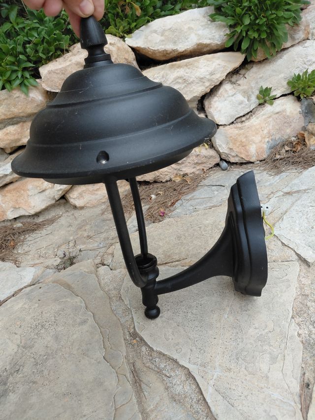 Lampada da parete per esterno nera