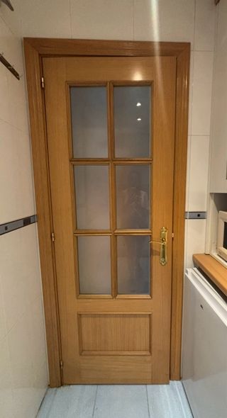 Puertas madera con y sin cristales. buen estado 