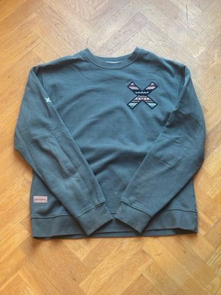 blue banana sudadera verde con bordados