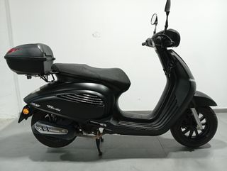Daelim Besby 125 Negra