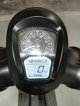 Daelim Besby 125 Negra