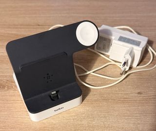 Belkin  Base Carga Apple Watch y iphone Lightning.