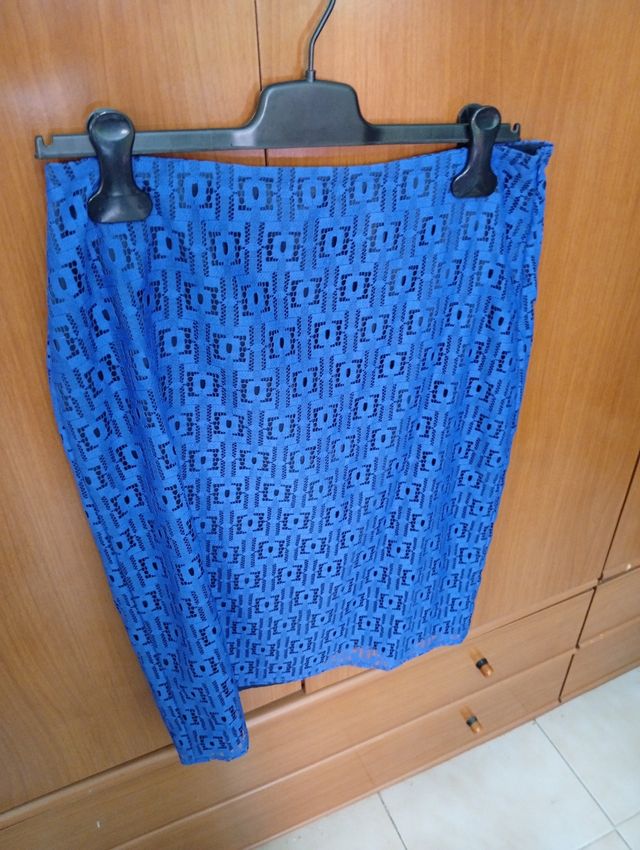 Falda tubo azul talla 42