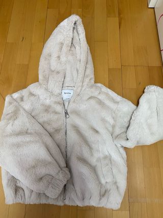 Abrigo pelo niña Bershka 10-12 años beige