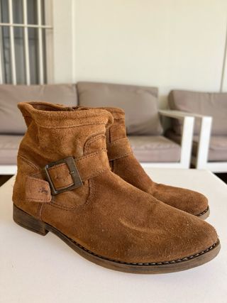 Botas tobilleras ante marrón con hebilla