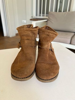 Botas tobilleras ante marrón con hebilla