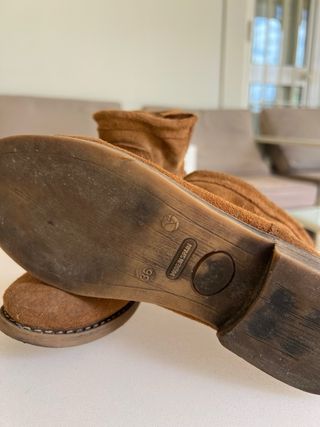 Botas tobilleras ante marrón con hebilla