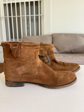 Botas tobilleras ante marrón con hebilla