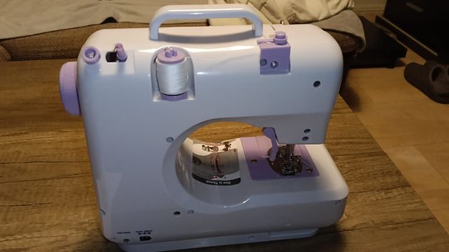 Máquina de coser multifunción