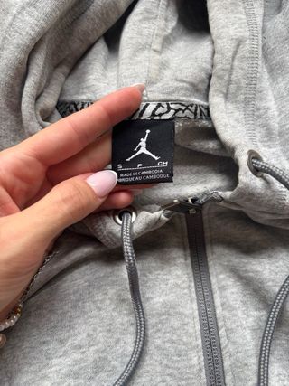 Sudadera Jordan Gris con Capucha