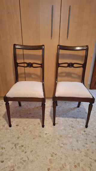 Juego de 4 sillas de comedor de madera