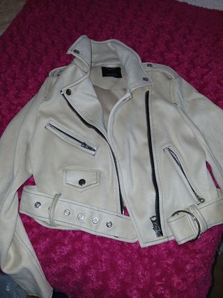 Cazadora efecto ante Bershka beige XS