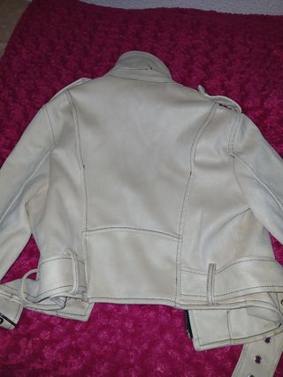 Cazadora efecto ante Bershka beige XS